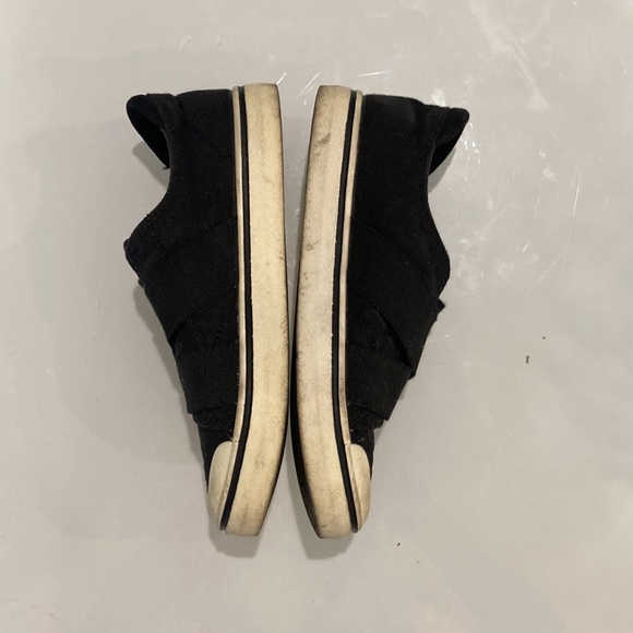 Keen Women&s Elsa Iv Gore Slip-On Black size 5.5 - Picture 2 of 6